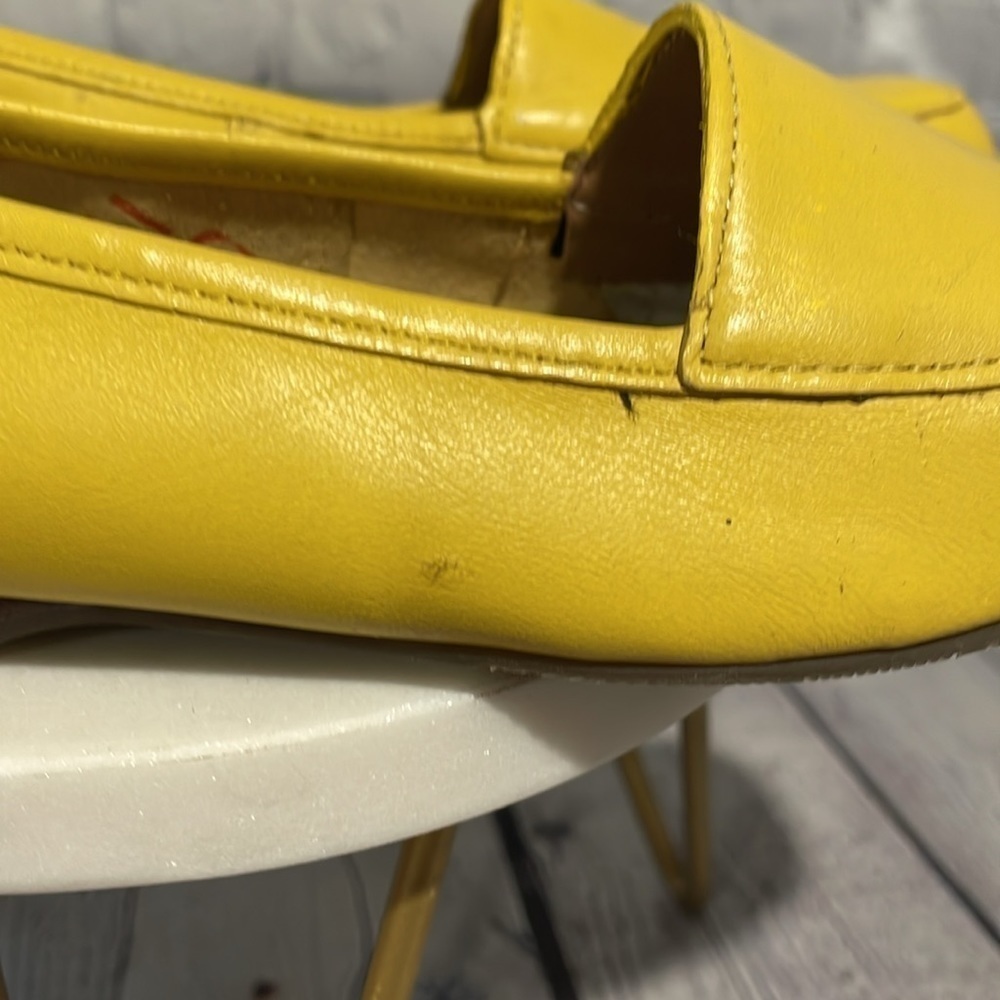 Array lemon yellow leather flats Size 6.5 - Picture 7 of 9